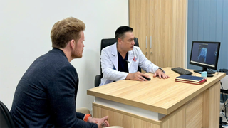 Điều trị thành công cho bệnh nhân người Mỹ bị hẹp niệu đạo phức tạp