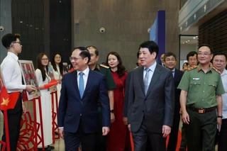 Khẳng định vai trò kiến tạo hòa bình của ngoại giao trong lịch sử và hiện tại