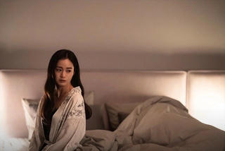 Nhan sắc Kim Tae Hee tuổi 43 trong phim kinh dị