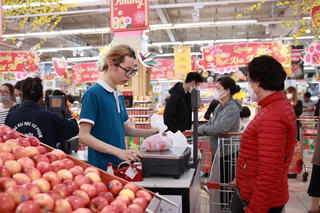 Cận Tết, sức mua bật tăng, giá cả ổn định
