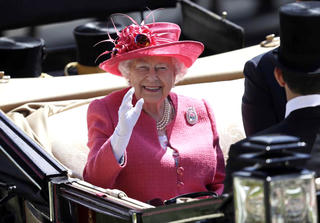 Nữ hoàng Elizabeth II – biểu tượng của Hoàng gia Anh