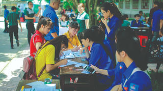 Tăng “sức đề kháng” cho tân sinh viên
