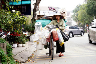 Những phụ nữ nặng gánh mưu sinh quên ngày 8/3