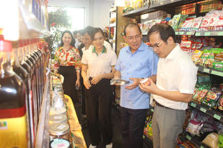 Người dân chúng ta đã ý thức và quan tâm đến việc ưu tiên mua sắm hàng Việt Nam