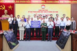 'Triệu tấm lòng yêu thương - Nghìn mái nhà hạnh phúc'