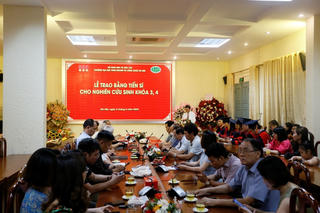 Trường Đại học Kinh doanh và Công nghệ Hà Nội tổ chức Lễ trao bằng Tiến sĩ khóa 3, 4