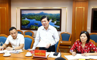 Phó Chủ tịch Nguyễn Hữu Dũng kiểm tra việc thực hiện hoạt động Vì sự tiến bộ của phụ nữ và bình đẳng giới tại tỉnh Phú Thọ