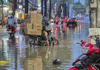 Nhiều địa phương Nam bộ tiếp tục ngập bởi triều cường