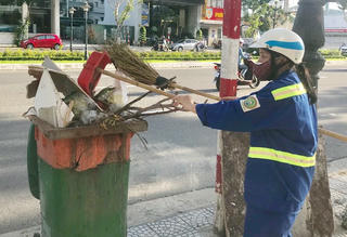 Chuyện về người đạt giải 'Cây chổi Vàng'