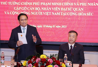 Thủ tướng và Phu nhân gặp gỡ cộng đồng người Việt Nam tại Cộng hòa Séc