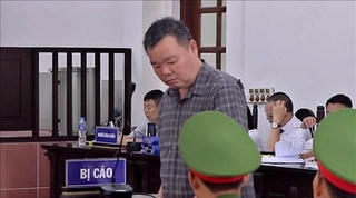 Nguyên Trưởng Ban Tuyên giáo tỉnh Hòa Bình lĩnh án 4 năm 6 tháng tù