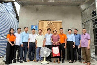 Tuyên Quang: Bàn giao nhà Đại đoàn kết cho hộ gia đình neo đơn