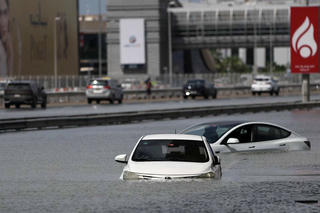 Hình ảnh chưa từng thấy trong 75 năm tại ‘thành phố sa mạc’ Dubai