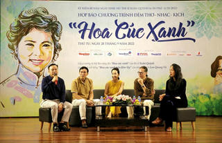 Dấu ấn 'Hoa cúc xanh'
