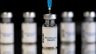 Đậu mùa khỉ: Thiếu hụt nguồn cung vaccine
