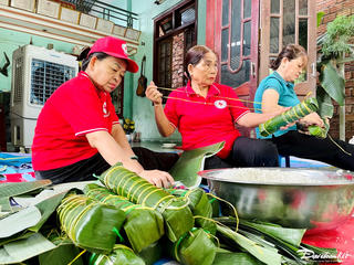 Quảng Nam: Những đòn bánh tét yêu thương gửi đồng bào vùng lũ phía Bắc