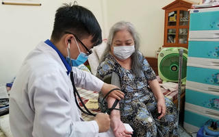 Sau Tết, nhiều người già nhập viện