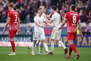 Bayern 'phục hận' thành công Freiburg