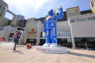 Hà Nội: Lotte Mall West Lake chính thức đi vào hoạt động