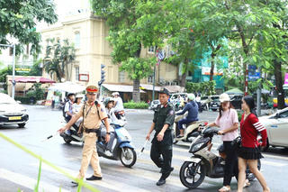 CSGT Hà Nội xử phạt nhiều học sinh vi phạm giao thông
