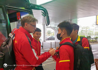 HLV Troussier: Để có được bài học lớn thì sẽ phải trả giá đắt