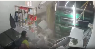 Bắc Giang: Hé lộ nguyên nhân vụ xe ô tô lao vào quán làm tóc khiến 1 người tử vong