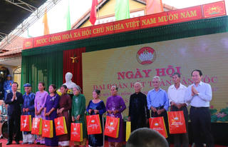 Thường trực Ban Bí thư Võ Văn Thưởng dự Ngày hội Đại đoàn kết toàn dân tộc tại Thừa Thiên - Huế