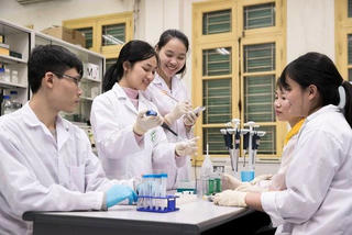 Tuyển sinh khối ngành sức khỏe: Cần ngân hàng câu hỏi thi lớn