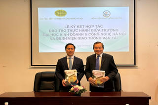 Trường Đại học Kinh doanh và Công nghệ Hà Nội ký kết hợp tác với Bệnh viện Giao thông Vận tải
