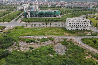 Hà Nội: Rác thải tràn ngập quanh khu đô thị tại Hoài Đức