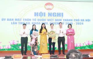 Bà Đặng Thị Phương Hoa là Phó Chủ tịch Mặt trận TP. Hà Nội