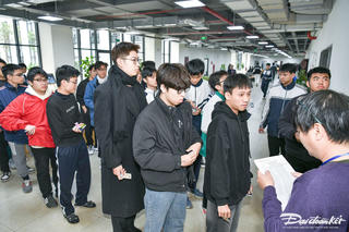 Hàng nghìn thí sinh 'mở hàng' kỳ thi đánh giá tư duy đầu tiên năm 2025