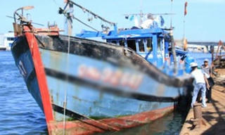 Quảng Nam: Một tàu cá bị đâm vỡ, 1 người tử vong 3 người bị thương nặng