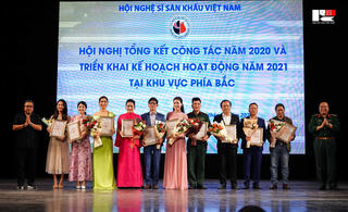Hội Nghệ sĩ Sân khấu Việt Nam trao giải thưởng cho các cá nhân, tập thể xuất sắc