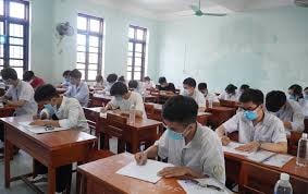 Bình Phước: Trao 10.000 điện thoại thông minh hỗ trợ học sinh nghèo học trực tuyến