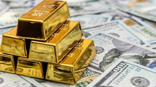 Ảnh hưởng đà tăng đồng USD và thị trường chứng khoán, giá vàng tiếp tục rơi tự do