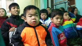 Mang Xuân yêu thương tới trẻ khuyết tật