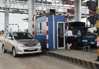 Ùn tắc giao thông, BOT Ninh Lộc phải xả trạm