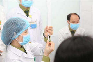 Tiếp tục thử nghiệm vaccine ngừa Covid-19 Nano Covax nhóm liều 50 mcg