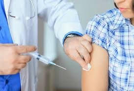 Thanh Hóa: Tiêm vaccine cúm mùa cho nhân viên y tế