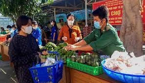 Bình Dương: Hỗ trợ người dân khi mua sắm tại chợ '0 đồng'