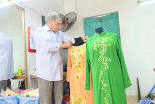 Gìn giữ tà áo dài thuần Việt