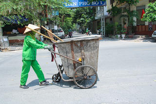 [ẢNH] Những giấc ngủ vội giữa cái nắng như 'đổ lửa’ ở Thủ đô