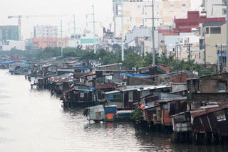 Bức tử kênh rạch vô tội vạ