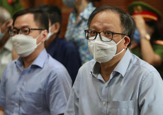 Cựu Phó Bí thư thường trực Thành ủy TP HCM Tất Thành Cang lĩnh án 10 năm tù giam