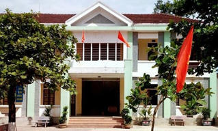 Hiệu phó treo cổ tự tử ngay tại phòng làm việc