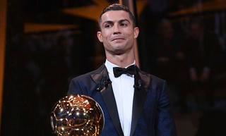 Roberto Carlos tin Ronaldo sẽ giành thêm nhiều Quả Bóng Vàng