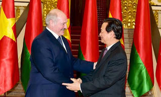 Thủ tướng Nguyễn Tấn Dũng hội kiến Tổng thống Belarus