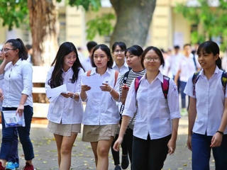 Trường chuyên - Tồn tại hay không tồn tại?