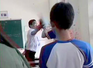 Clip ‘thầy trò đánh nhau trong lớp’ gây xôn xao dư luận